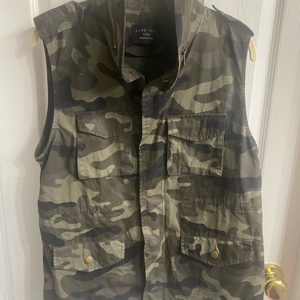 Love Tree Women's Camo Vest